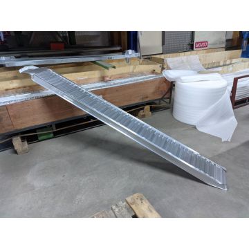 Alu-Laderampe, 1670 kg pro Paar, ohne Rand,