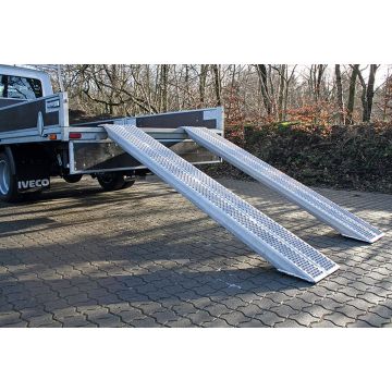 Alu-Laderampe, 2000 kg pro Paar, ist aber nur 1 Stück, gerade