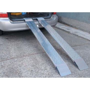 Alu-Laderampe,  990 kg pro Paar, o. Rand